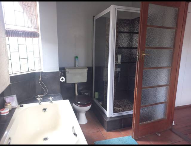 4 bed property to rent in PAGLANDE